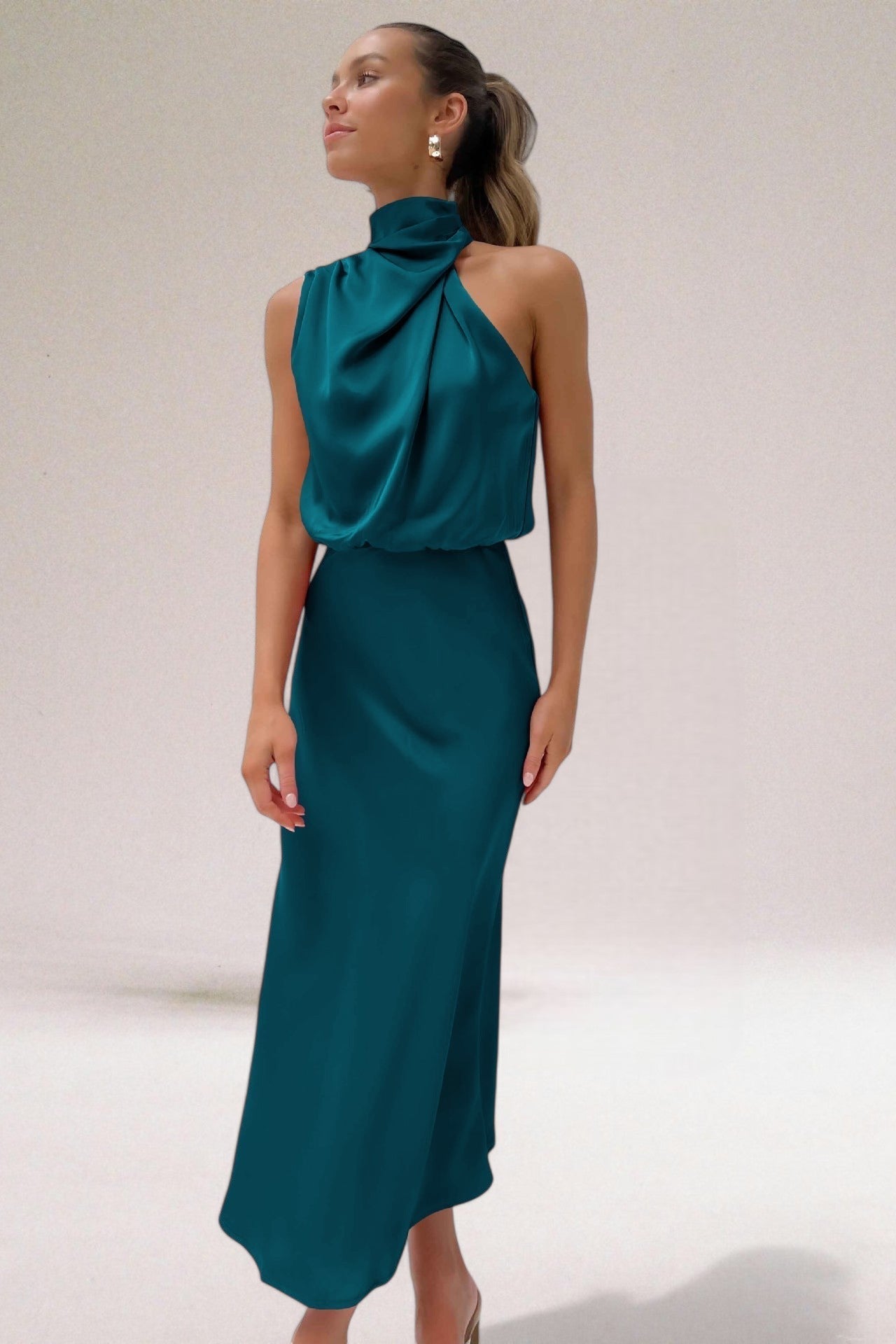 Flavia | Robe Glamour en Satin à Col Halter